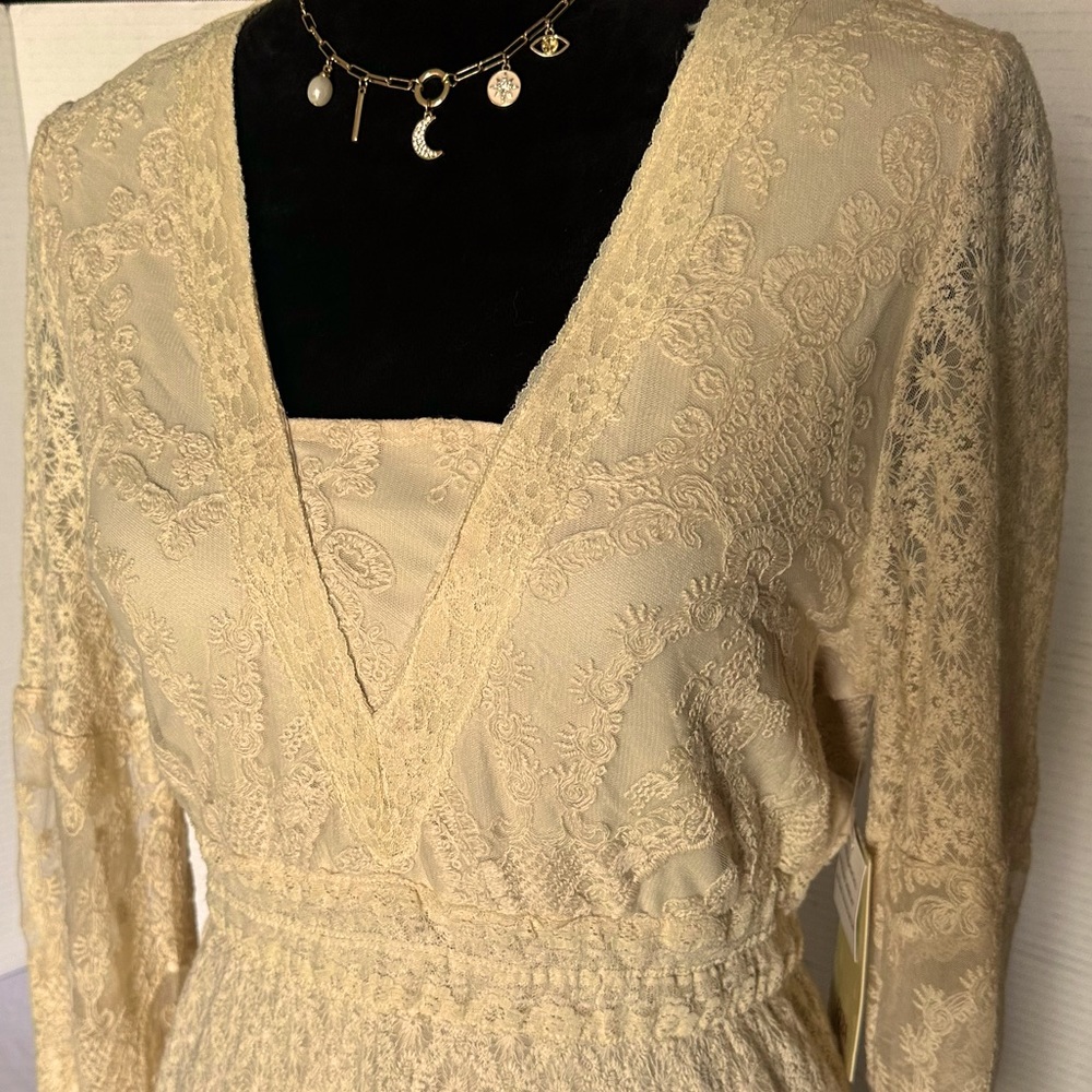A Flowing Feminine Full Length of Lace and Class. XL